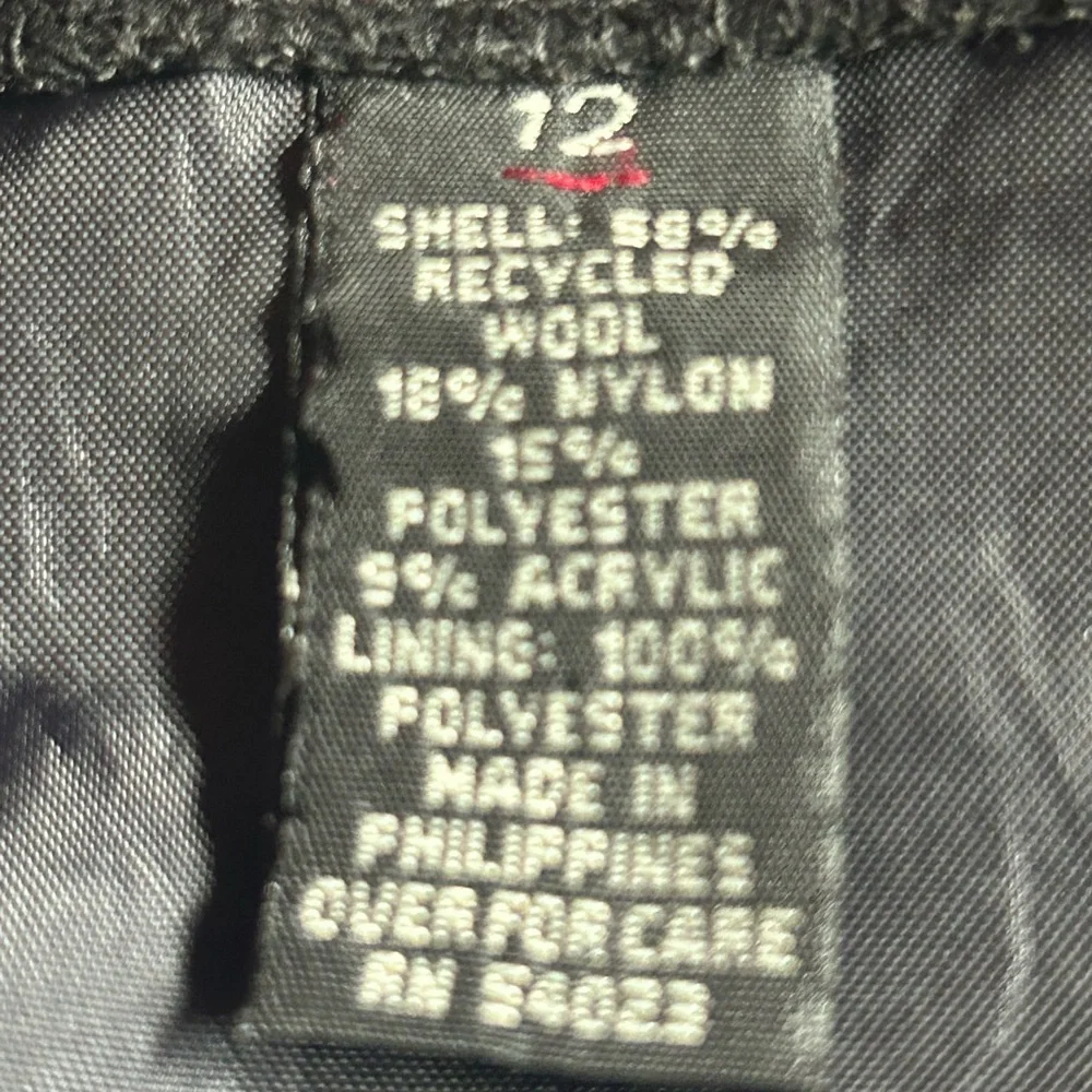 Old Navy Mini Skirt 😊 - Picture 5 of 11